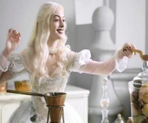 пазл Белая королева (Anne Hathaway), работающих на зелье